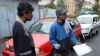 Strugurel și Mandarin prinși beți la volan, cu mașina lovită, neînmatriculată şi cu numere false