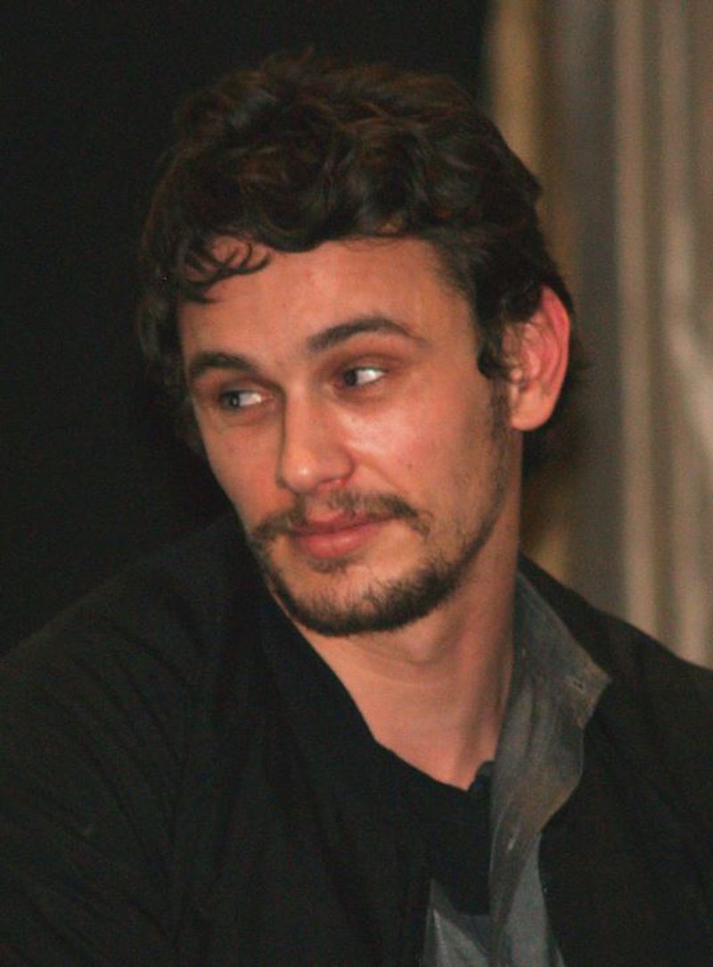 Un anumit regizor și actor acuzat că ține cursuri de actorie pentru a profita de femei