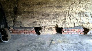 Descoperire ȘOCANTĂ în pereții casei! ”Ne putea ucide!”