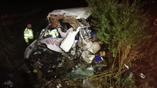 Accident teribil în Ialomiţa: 10 morţi şi 7 răniţi! Un microbuz a fost lovit de un TIR