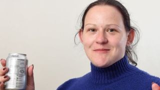 Povestea tulburătoare a mamei care a intrat &icirc;n comă trei zile, după ce a băut suc acidulat. Motivul este uluitor