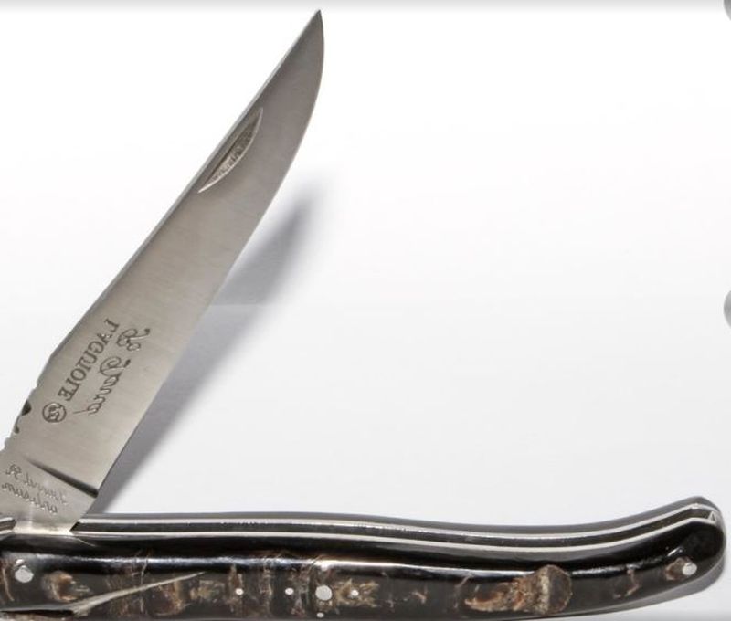 Femeie de 36 de ani, ucisă din gelozie. Gestul incredibil făcut înainte să moară