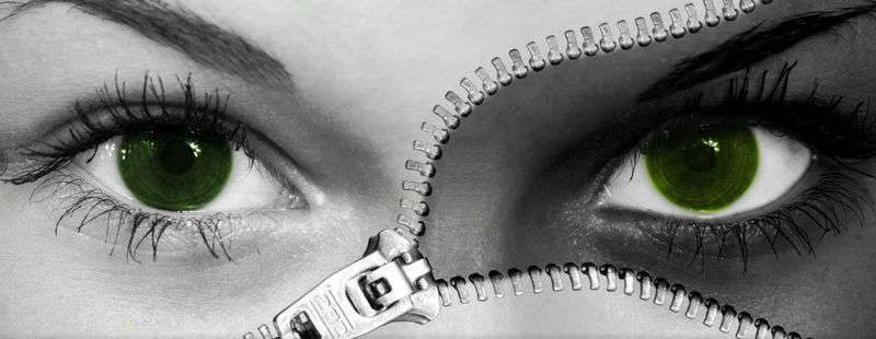 Gestul șocant al unei femei! La un pas de a rămâne oarbă din cauza lentilelor de contact