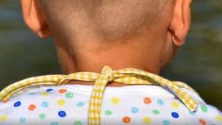 Ucisă pe trotuar &icirc;n timp ce era cu fiul de m&acirc;nă. Este povestea șocantă a unei rom&acirc;nce ucise de un italian de 80 de ani