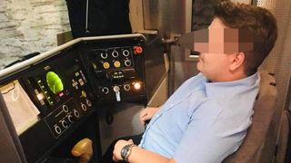 Mecanicul metroului care a fost implicat în incidentul cu un om târât pe peron are doar 23 de ani