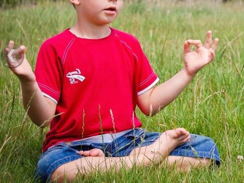 O femeie bolnavă este dată dispărută. Avea câinele în brațe