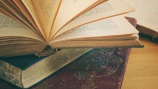 Tragedie în familia unui scriitor. Și-a ucis soția și copiii, apoi s-a sinucis