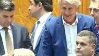 Imaginea zilei la moțiunea de cenzură. Ce a făcut Eugen Teodorovici c&acirc;nd s-a aflat rezultatul voturilor