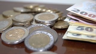 Leul, în cădere liberă! Șoc la casele de schimb!