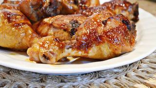 Pulpe de pui la cuptor. Cea mai bună rețetă. Ingredientul secret care le face fragede