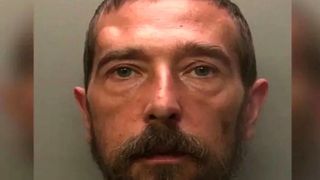 Bărbat care a lucrat pentru pelicula "The Lord of The Rings", crimă teribilă. Și-a ucis părinții pentru că nu au avut grijă de c&acirc;ine