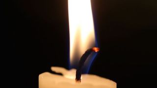 Prima zi de doliu pentru tânăra mamă româncă ucisă din două lovituri de cuțit