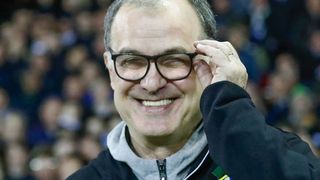 Unul dintre cei mai mari antrenori de fotbal din lume trăiește &icirc;ntr-un apartament de o cameră și merge pe jos