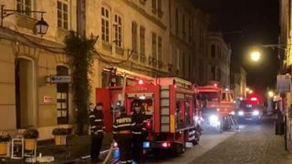 Alertă &icirc;n centrul Timișoarei. 18 pompieri au intervenit de urgență pentru a stinge focul