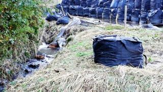 Alertă în Japonia, în urma taifunului Hagibis! Saci cu deşeuri radioactive de la Fukushima au ajuns într-un râu