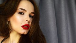 Povestea uimitoare a unei fete de 24 de ani:&bdquo;Ador să fac amor, și acum șase luni m-am despărțit de cineva...Apoi am simțit că cineva mă atinge &icirc;n mod intim. C&acirc;nd am &icirc;nțeles cine era, am crezut că leșin de plăcere"