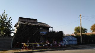 Ce a apărut pe ”casa groazei” a lui Gheorghe Dincă.  Imaginile surprinse sunt incredibile!