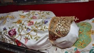 Sfânta Paraschiva nu este sfântă, iar povestea ei este inventată. Românii trăiesc în Evul Mediu?