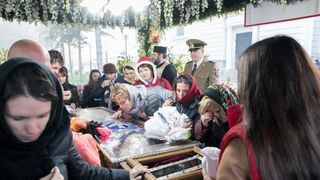 Sfânta Paraschiva nu este sfântă, iar povestea ei este inventată. Românii trăiesc în Evul Mediu?