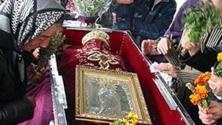 Sfânta Paraschiva nu este sfântă, iar povestea ei este inventată. Românii trăiesc în Evul Mediu?