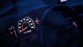 Accident provocat de doi frați de cinci și opt ani. Au furat mașina părinților și au condus-o pe un drum public