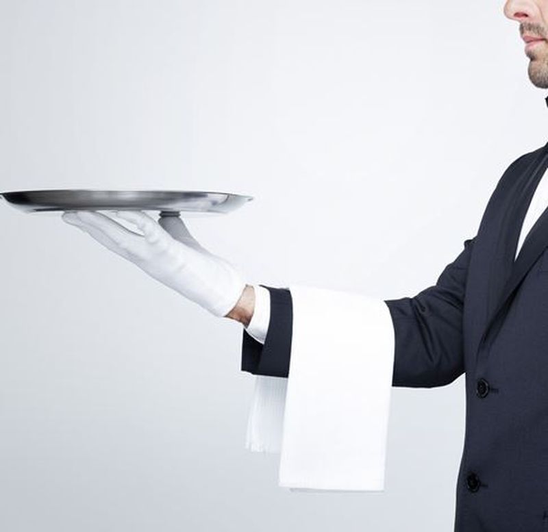 Bacșișul o normalitate în România. Senatul a adoptat proiectul de lege prin care va impozita bacșisul