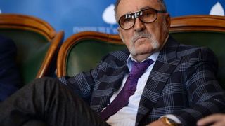 Cel mai bogat om din Rom&acirc;nia atac dur la adresa Guvernului. Ion Țiriac dă replica