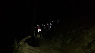 Trei persoane, printre care şi un copil, rătăcite &icirc;ntre Cabana Susai şi Cioplea, găsite de salvamontişti şi de jandarmi