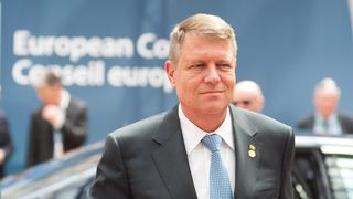 Iohannis trimite Parlamentului spre reexaminare o lege care modifică Codul Muncii