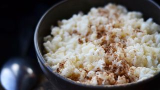 Orez cu lapte. Adevărul despre această combinație. Ce se întâmplă în corpul copiilor când îl mănâncă