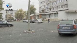 VIDEO | „Stâlpul lui Dorel”, uitat în mijlocul intersecției