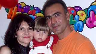 Tragedie fără margini &icirc;n Constanța: Doi părinți și-au pus capăt zilelor c&acirc;nd fiul lor a murit de cancer