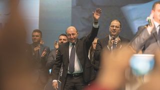 Traian Băsescu, pe Facebook: Iohannis ar putea să mă desemneze pe mine premier