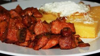 Tochitura. Cum se prepară corect. O rețetă excelentă pentru weekend!