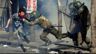 Atenţionare de călătorie transmisă de MAE - Stare de urgență în Chile!