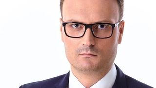 Cum arată vila cu două etaje a lui Alexandru Cumpănaşu! Casa are amenajată şi o terasă!