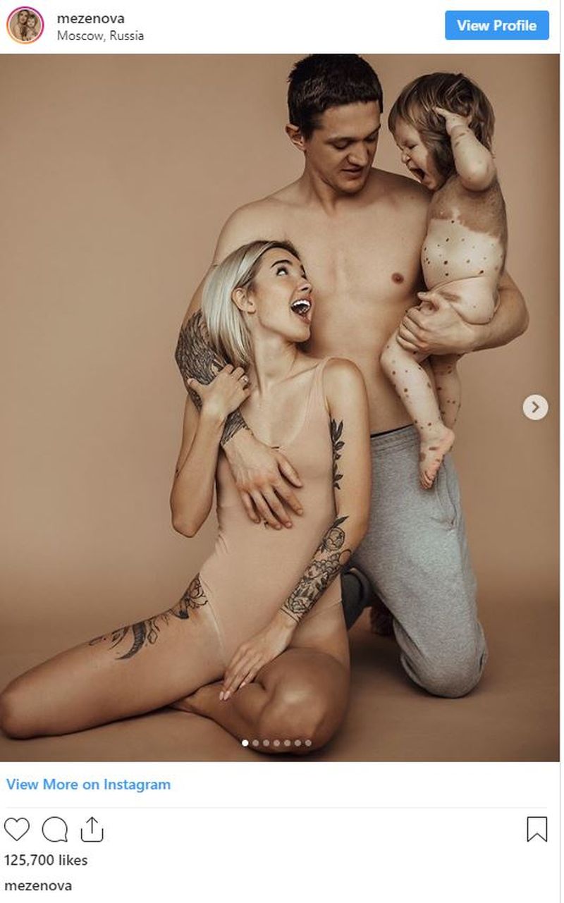 O renumită influenceriță, face detalii cutremurătoare despre boala rară cu care se confruntă fiul său