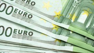Replica uluitoare a bărbatului care a cheltuit peste 100.000 de lei, deși nu &icirc;i aparțineau: &bdquo;Au fost cadou pentru serviciile intime!&rdquo;