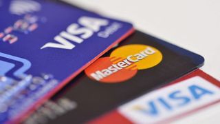 Replica uluitoare a bărbatului care a cheltuit peste 100.000 de lei, deși nu &icirc;i aparțineau: &bdquo;Au fost cadou pentru serviciile intime!&rdquo;