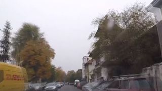 Gestul uluitor al unui bărbat. A alergat pe contrasens cu mașina, urmărit de poliție, ca să o ceară &icirc;n căsătorie pe &bdquo;iubită"