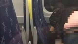 S-au iubit &icirc;n tren de față cu toți ceilalți călători: &bdquo;Nu o să mai folosesc niciodată o masă din compartiment&rdquo;