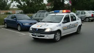Pirotehniştii nu au găsit niciun dispozitiv potenţial periculos &icirc;n cazul ameninţării de la sediul unei bănci de pe Calea Victoriei; traficul a fost reluat