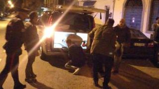 Un rom&acirc;n din Italia a fost găsit sp&acirc;nzurat. Era tatăl a doi copii