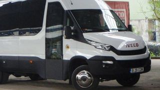 Microbuz spulberat de tren la Timişoara, șoferul a continuat să accelereze