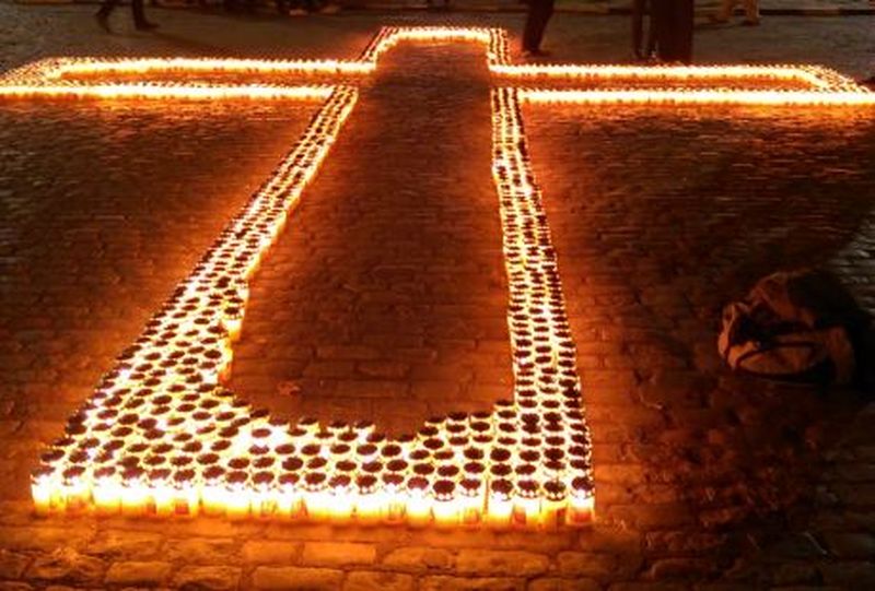 A murit pentru a-i salva viața iubitei sale, în timpul unui jaf