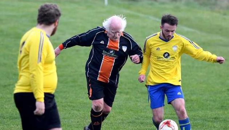 Fotbalist, în vârstă de 83 de ani în căutare de echipă : „Simt că pot juca 90 de minute!”