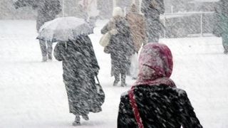 ANM, anunț de ultimă oră: Vreme deosebit de rece, ninsori la munte şi precipitaţii mixte, mai ales &icirc;n zonele deluroase, p&acirc;nă vineri