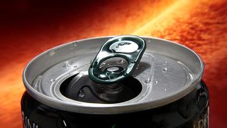 Un tânăr la un pas de moarte după ce a băut zece energizante