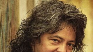 Fost solist, se zbate &icirc;ntre viață și moarte după ce a rămas cu un singur plăm&acirc;n