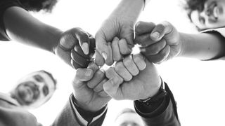 27.000 de locuri de muncă disponibile pentru rom&acirc;ni. Multe posturi nu cer studii superioare